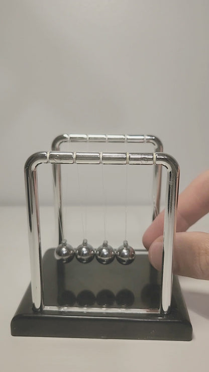 Mini Newton's Cradle - Kinetic Desk Decor Toy