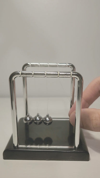 Mini Newton's Cradle - Kinetic Desk Decor Toy
